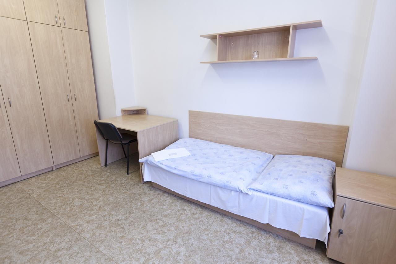 Hostel Dejvicka - Prague — Photos 2